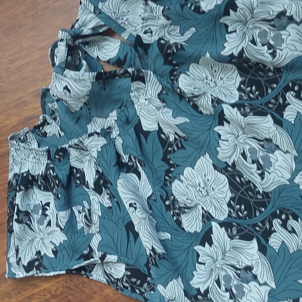 Flowy blouse - Picture 2 of 7